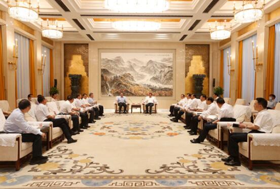湖北省委書記應(yīng)勇、省長王曉東會(huì)見國家電網(wǎng)董事長、黨組書記毛偉明