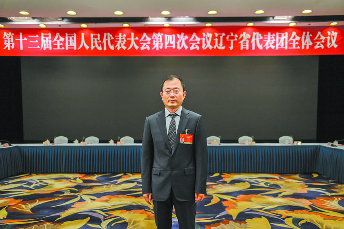 國(guó)人大代表 國(guó)網(wǎng)遼寧省電力有限公司董事長(zhǎng)、黨委書(shū)記石玉東：加強(qiáng)能源互濟(jì) 促進(jìn)能源互聯(lián)網(wǎng)發(fā)展