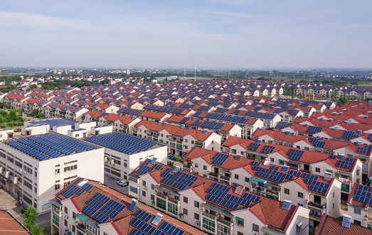 【兩會(huì)】南存輝委員：建議戶用光伏電力納入綠電、綠證、碳排放權(quán)交易市場(chǎng)