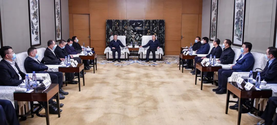 大唐集團黨組書記、董事長鄒磊與陜投集團董事長袁小寧、總經(jīng)理趙軍會談