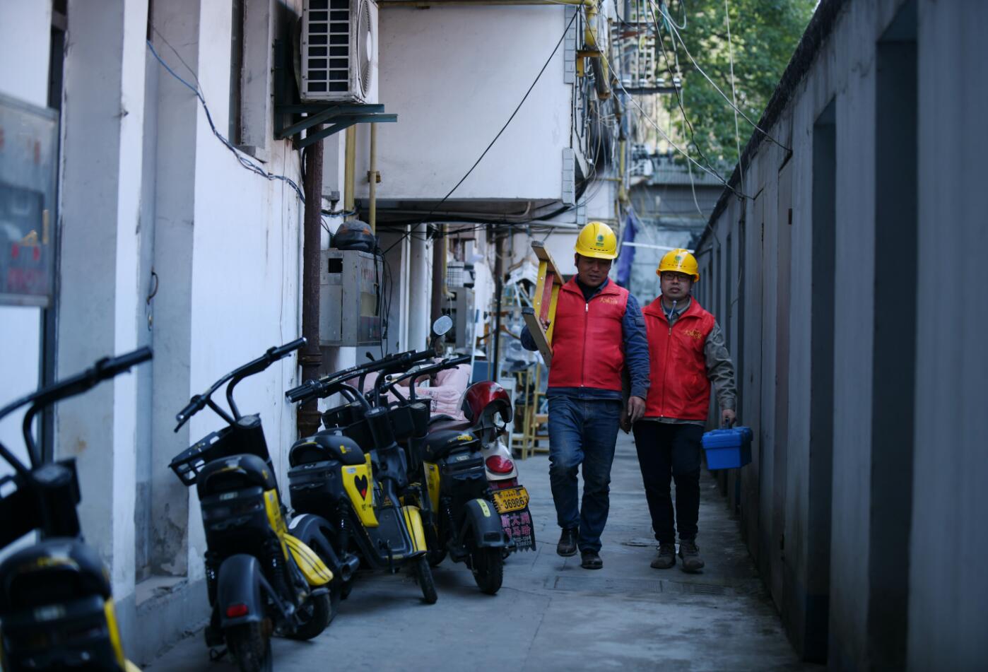 國(guó)網(wǎng)余姚市供電公司：“點(diǎn)亮黑樓道2.0”，借“光”照亮居民歸家路
