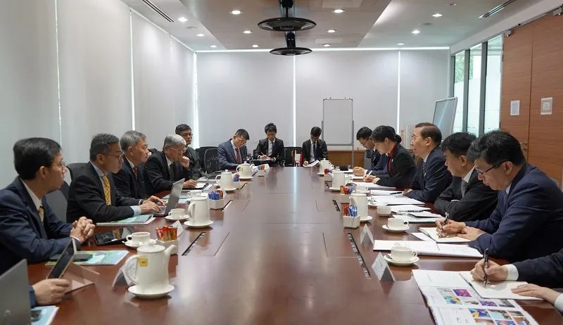 辛保安會見新加坡能源市場管理局董事局主席林承毅，新加坡能源集團董事會主席梁慧玲、總裁黃天源