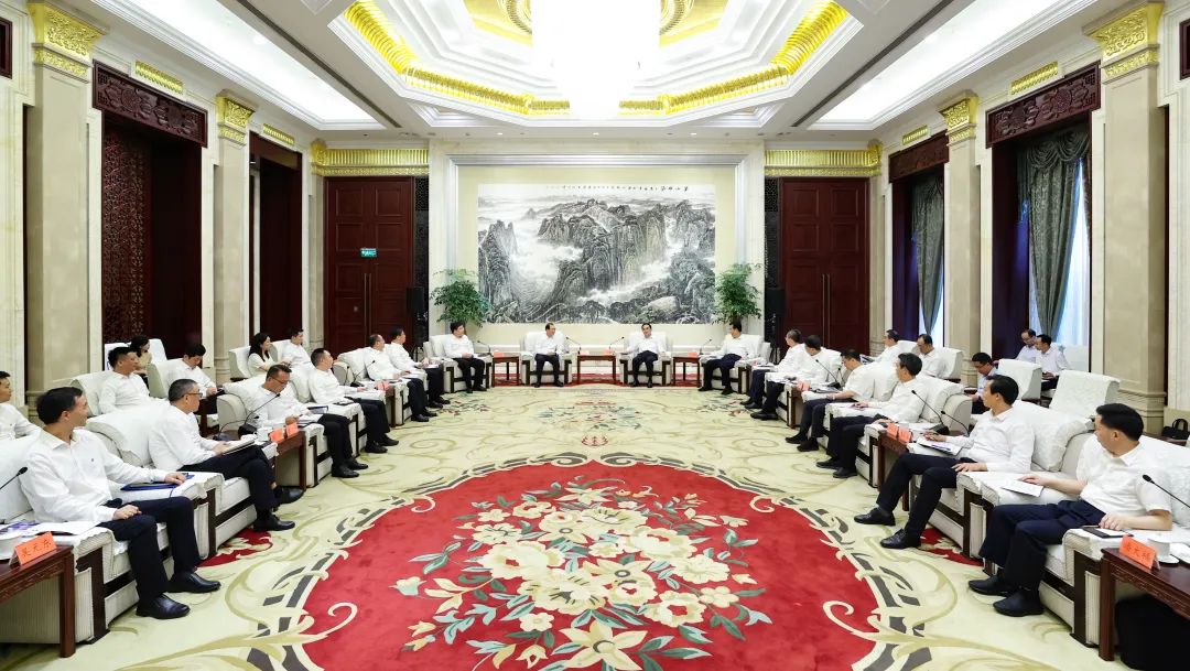 中國華電黨組書記、董事長(zhǎng)江毅拜會(huì)貴州省委書記徐麟、省長(zhǎng)李炳軍