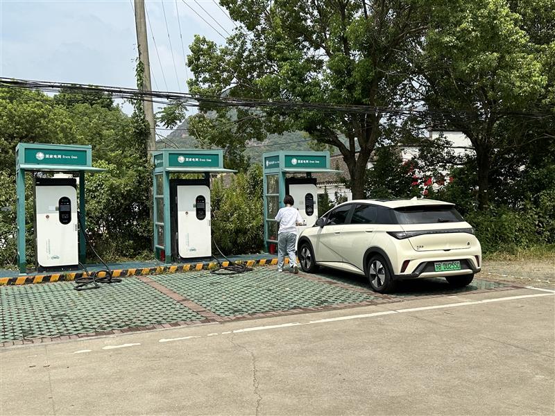 各類政策支持新能源汽車和充電樁下鄉(xiāng)，但村里真的需要這么多充電樁嗎?