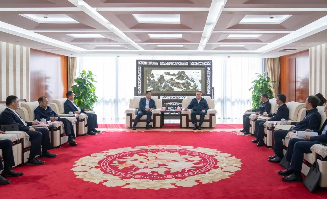 華電集團黨組副書記、總經(jīng)理葉向東與山東能源黨委書記、董事長李偉舉行會談