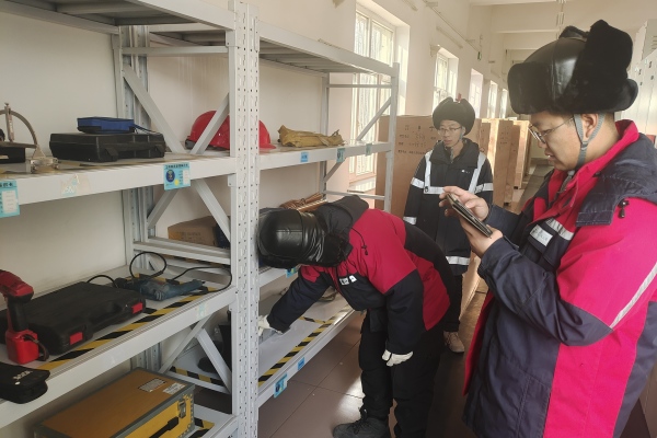 內(nèi)蒙古電力集團(tuán)烏海千里山供電公司以“滿(mǎn)格電力”護(hù)航龍年新春