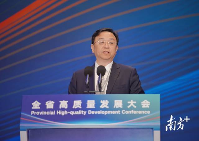 王傳福：新能源汽車發(fā)展只會快跑，不給喘口氣機會