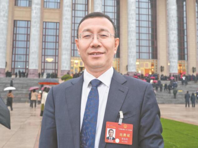 【兩會好聲音】全國人大代表，國家電網(wǎng)黨組組織部主任 李生權(quán)：構(gòu)建新型電力系統(tǒng) 更好服務(wù)“雙碳”目標(biāo)