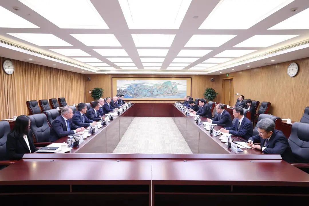 張智剛會見日立能源總裁方秦、候任總裁沈瑞博