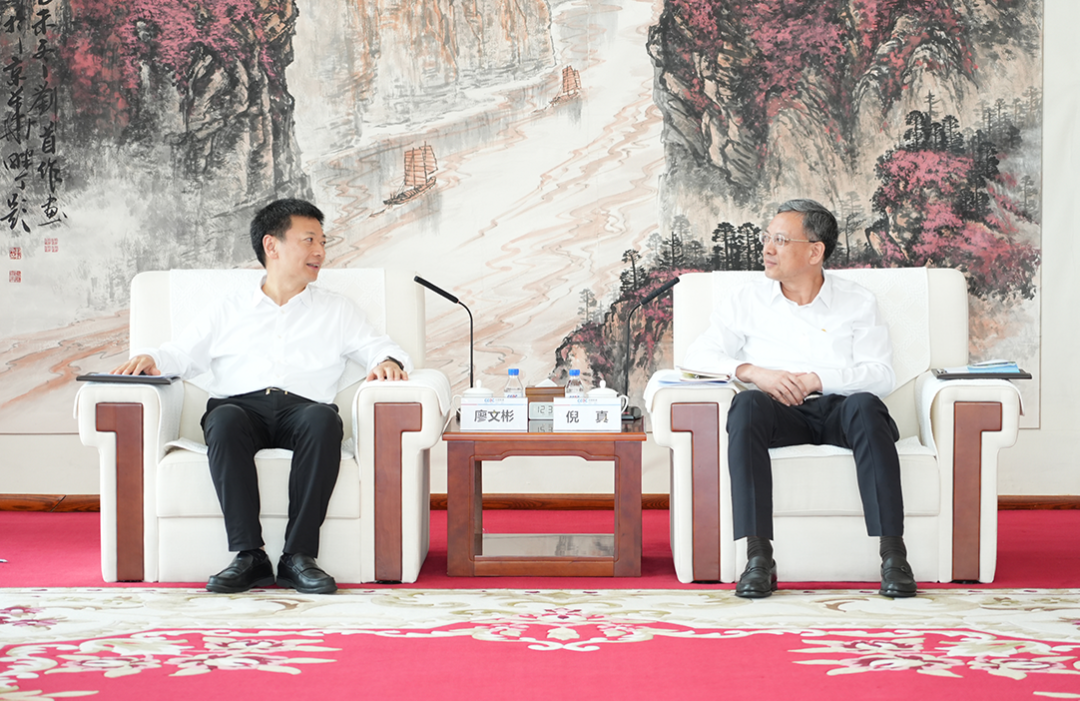 中國能建黨委副書記、總經(jīng)理倪真與宜賓市市長廖文彬會談