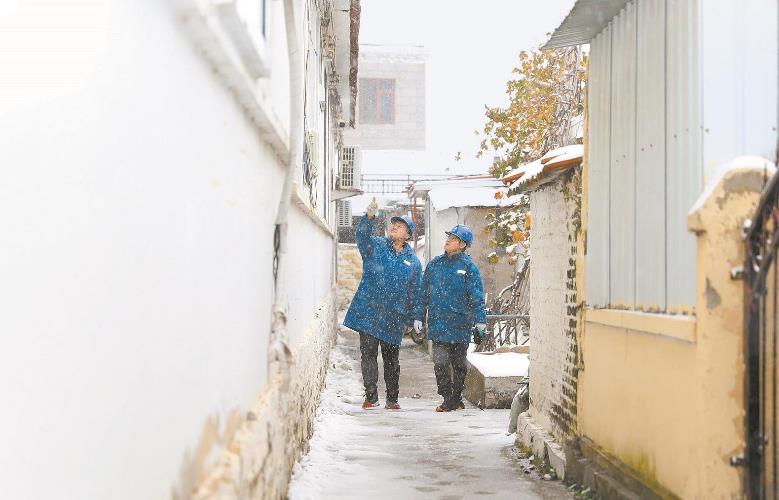 國網(wǎng)山東電力積極應(yīng)對寒潮雨雪保障供電