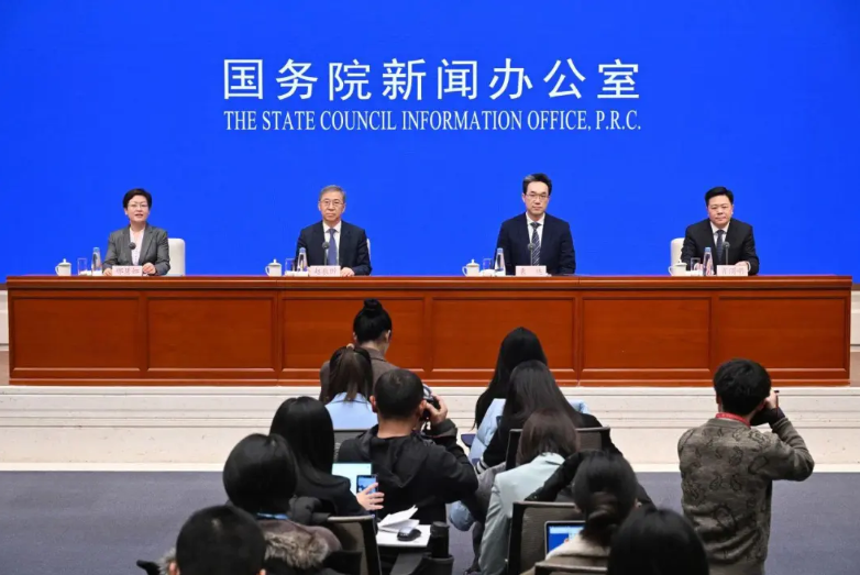 國(guó)家發(fā)改委：“沙戈荒”新能源基地加快建設(shè)，截至11月底，西北五省風(fēng)光裝機(jī)達(dá)到280GW左右