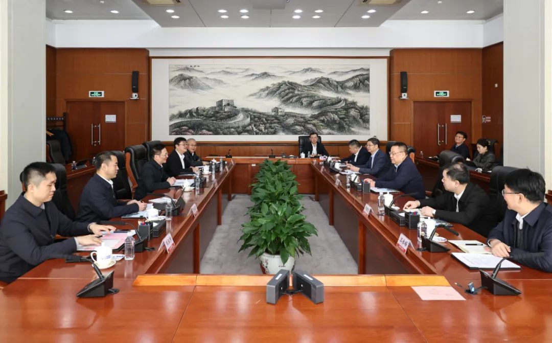 中核集團會見哈電集團總經理、黨委副書記黃偉一行