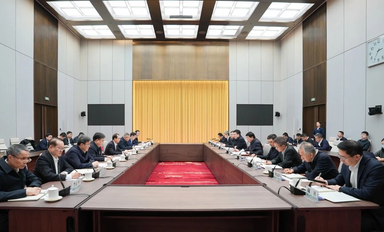 華電集團董事長江毅、總經(jīng)理葉向東與國家電網(wǎng)董事長張智剛、總經(jīng)理龐驍剛舉行會談