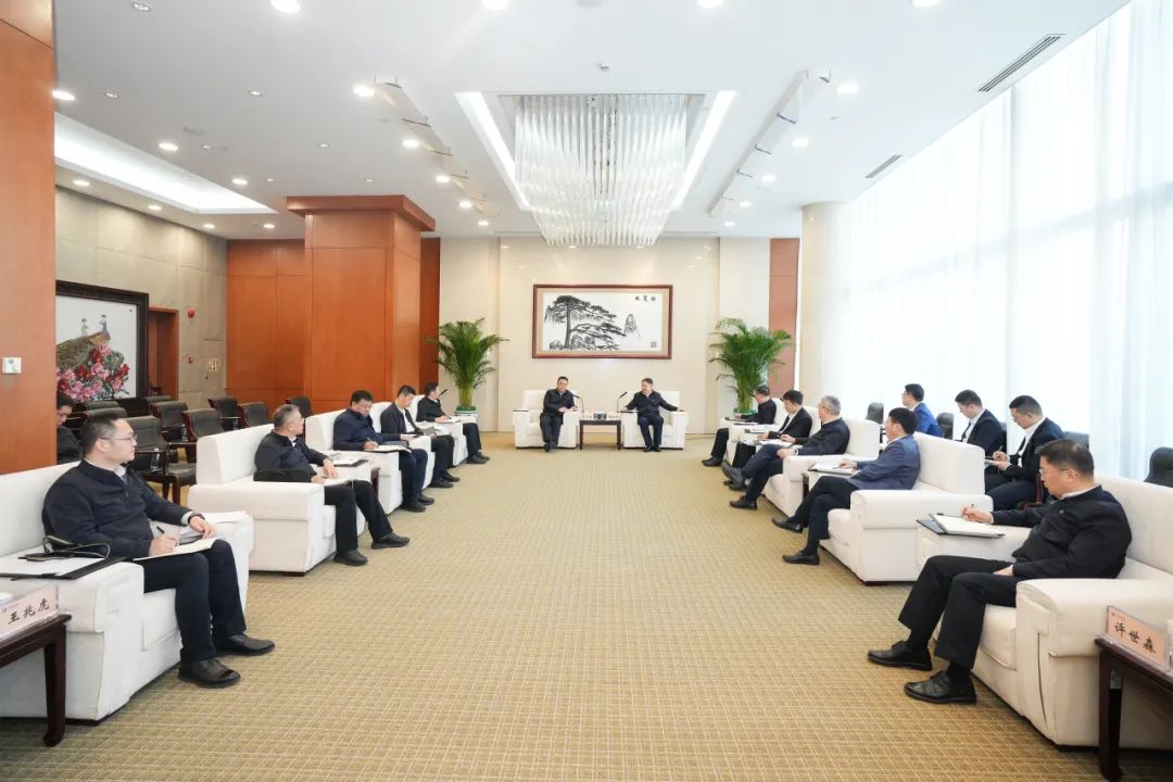 華能集團董事長溫樞剛、總經(jīng)理張文峰會見哈電集團董事長曹志安、總經(jīng)理黃偉